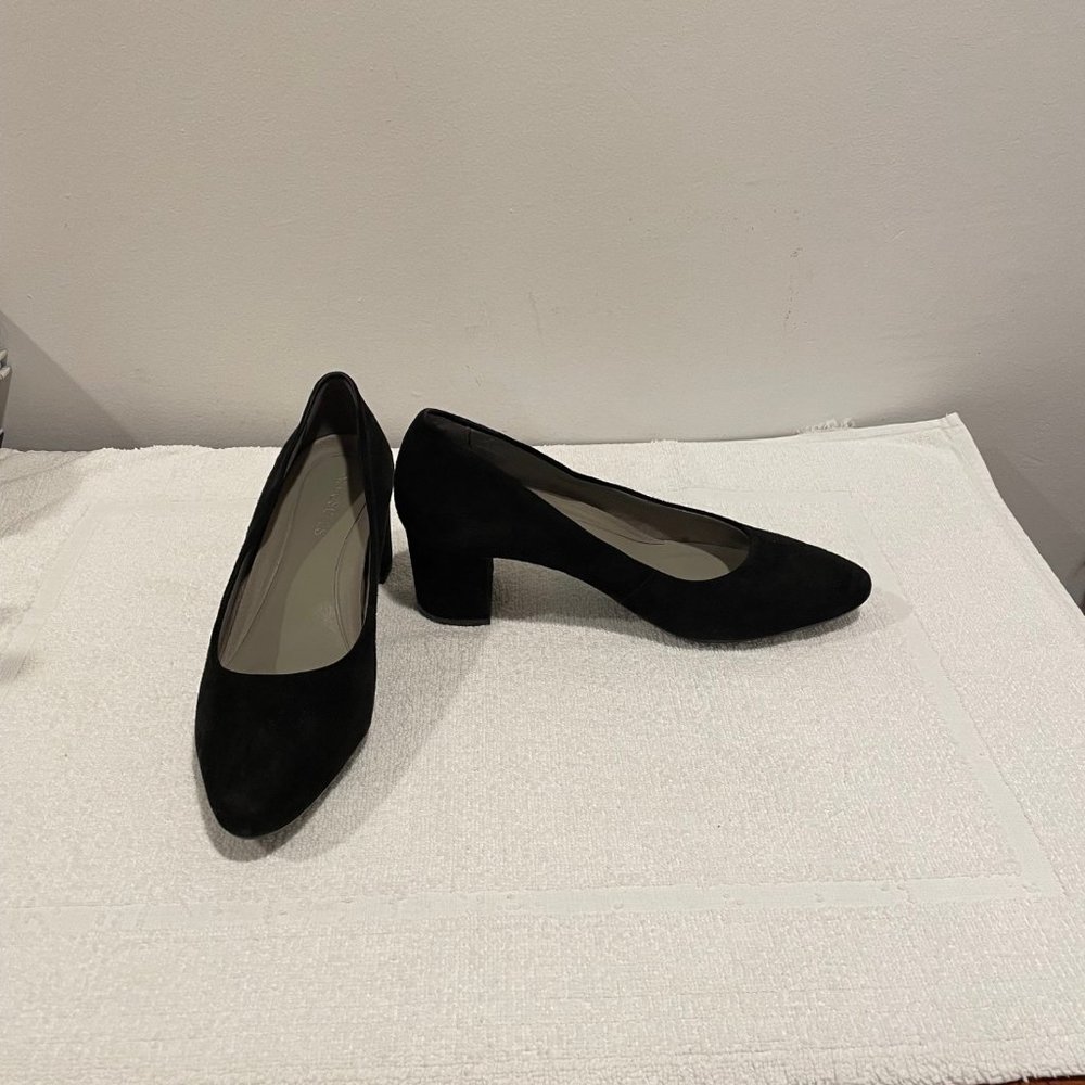 Ladies Leather Suede Black Pumps
